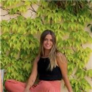 Tengo bastante paciencia y disfruto enseñando y ayudando a los niños. Me gustaría dar clase a alumnos de primaria, ya que soy estudiante del grado de edificación primaria y tengo bastante experiencia
